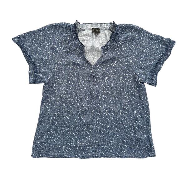 Wonderly Floral Top with Flutter Sleeves -
size Large - Picture 1 of 4